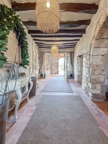 8 bedroom Finca/Country House for rent in Castellví de la Marca with pool - € 6,000 (Ref: 9167501)