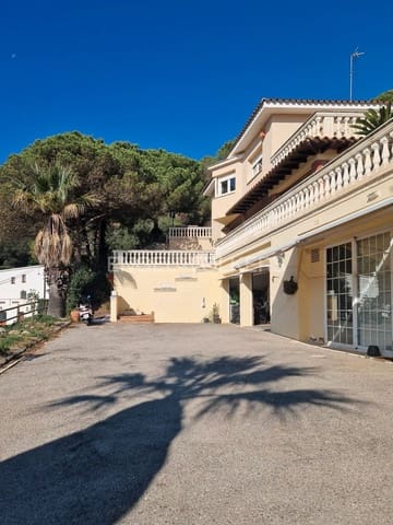8 soveværelse Villa til salg i Argentona med swimmingpool garage - € 800.000 (Ref: 9175083)