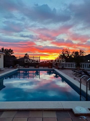 8 soveværelse Villa til salg i Argentona med swimmingpool garage - € 800.000 (Ref: 9175083)