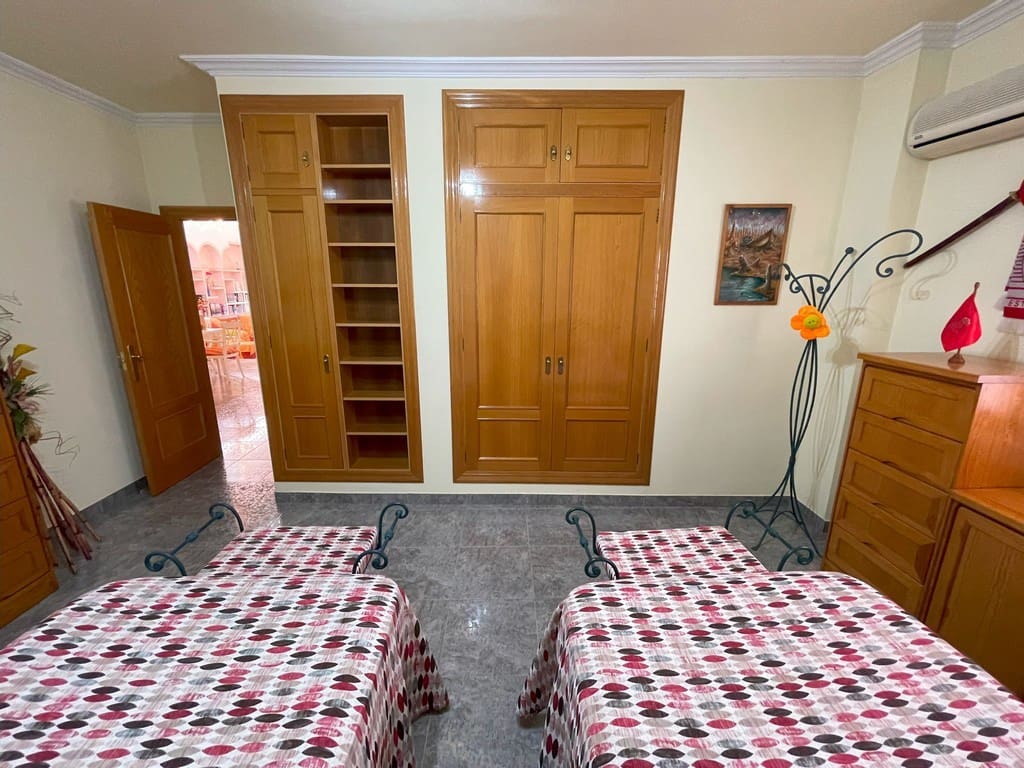 4 soverom Kjedet enebolig til salgs i La Union med garasje - € 370 000 (Ref: 8823810)