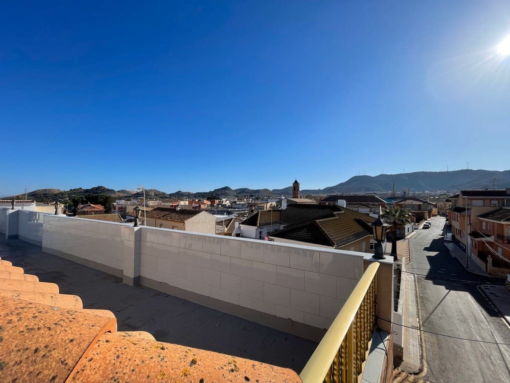 4 soverom Kjedet enebolig til salgs i La Union med garasje - € 370 000 (Ref: 8823810)