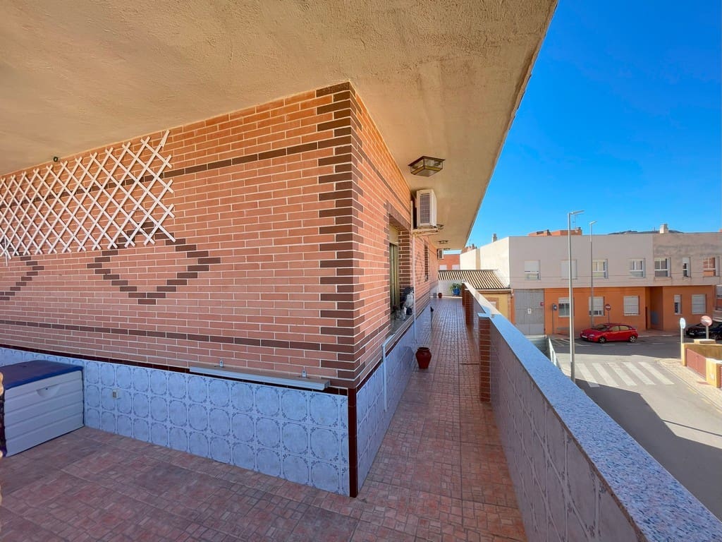 4 soverom Kjedet enebolig til salgs i La Union med garasje - € 370 000 (Ref: 8823810)