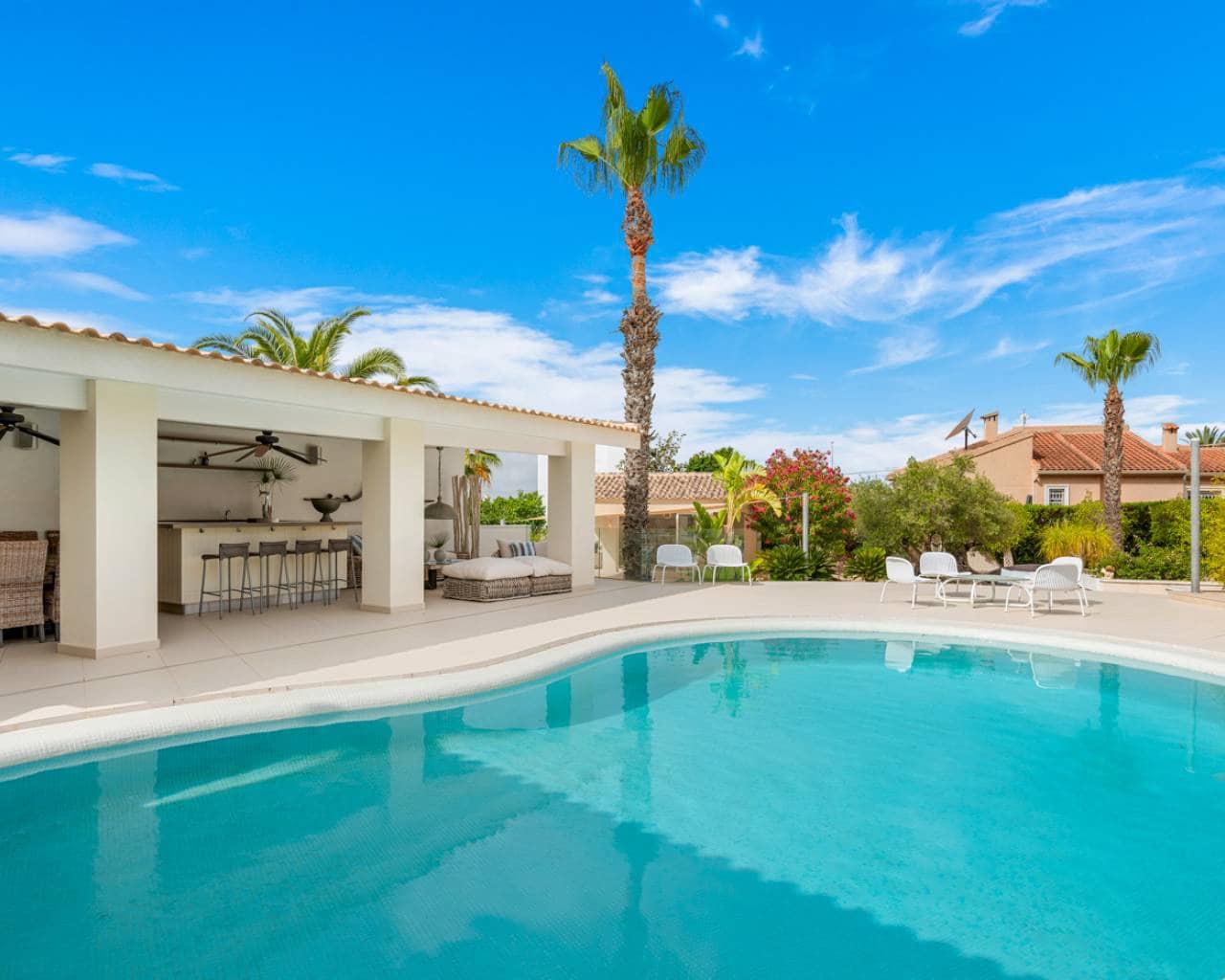 4 soverom Villa til salgs i Ciudad Quesada med svømmebasseng garasje - € 1 499 999 (Ref: 8959821)