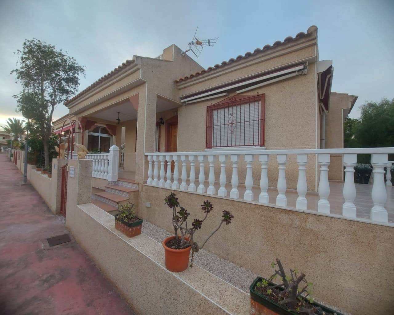 2 bedroom Villa for sale in Algorfa with pool garage - € 198,000 (Ref: 8959836)