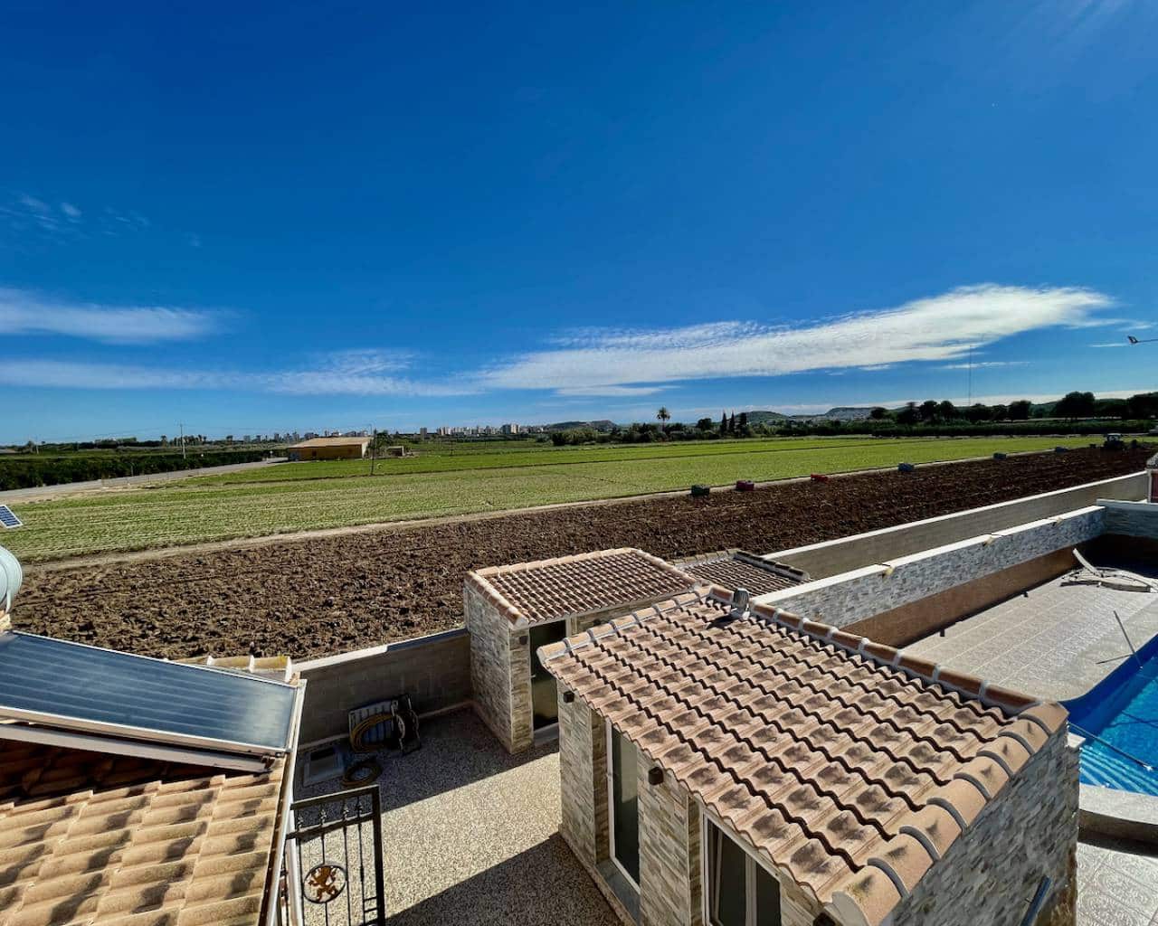 6 chambre Villa/Maison à vendre à Guardamar del Segura avec piscine garage - 900 000 € (Ref: 8959837)