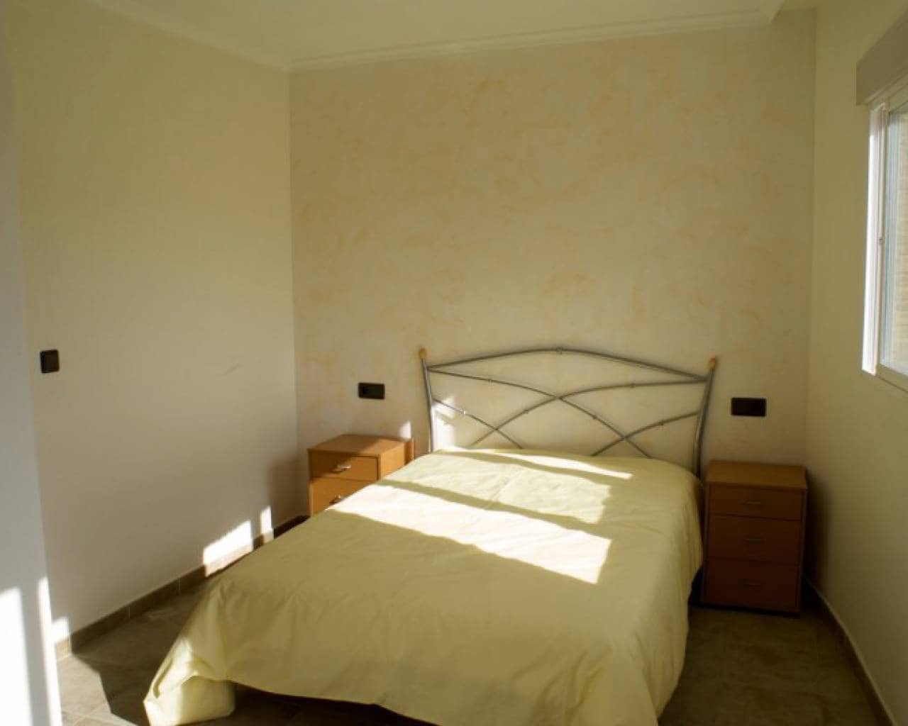 4 sypialnia Willa na sprzedaż w Guardamar del Segura z basenem garażem - 249 995 € (Ref: 8959839)