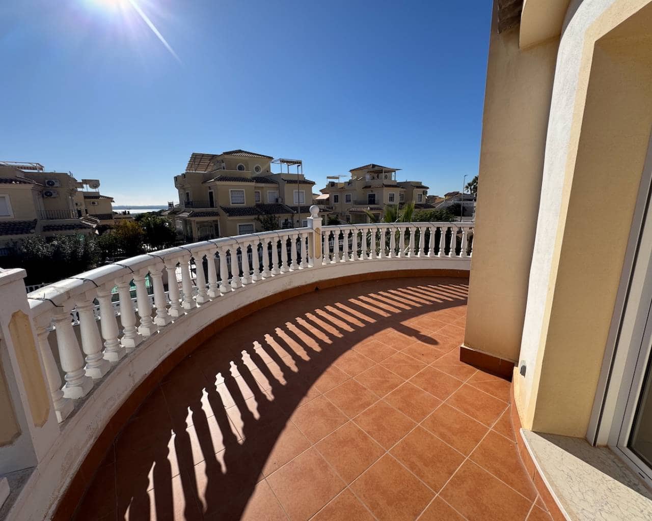 4 soveværelse Villa til salg i Ciudad Quesada med swimmingpool garage - € 375.000 (Ref: 8959843)