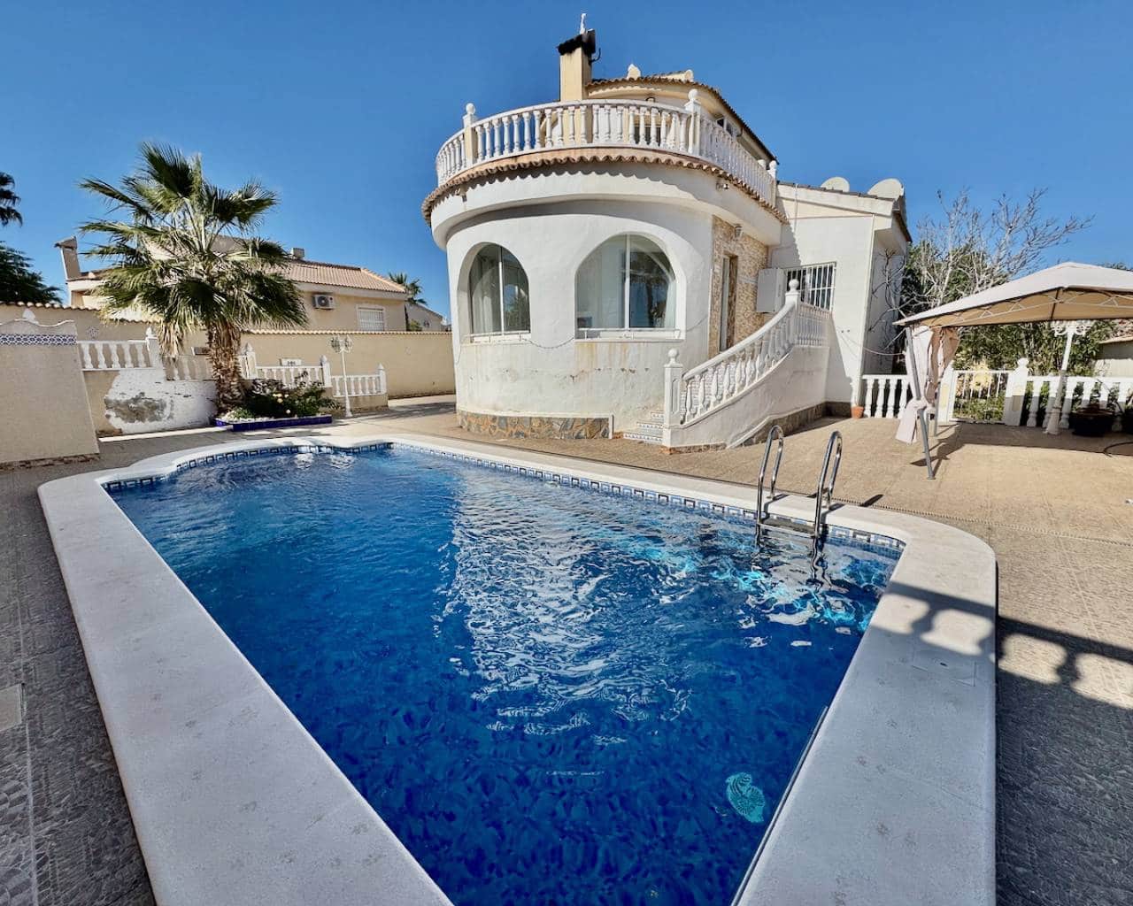 4 soveværelse Villa til salg i Ciudad Quesada med swimmingpool garage - € 375.000 (Ref: 8959843)