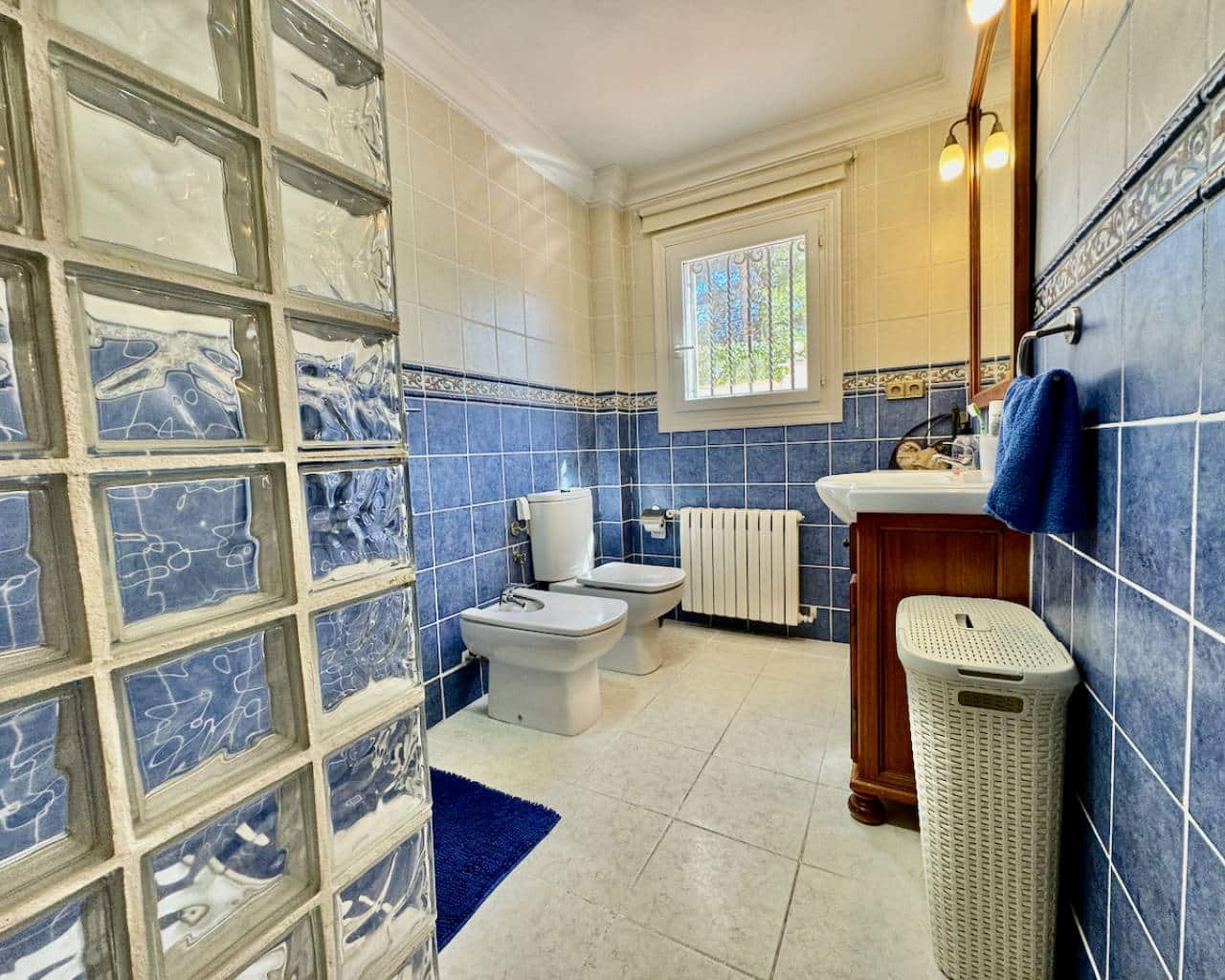 8 sypialnia Finka/Dom wiejski na sprzedaż w Castalla z basenem garażem - 655 000 € (Ref: 8959852)