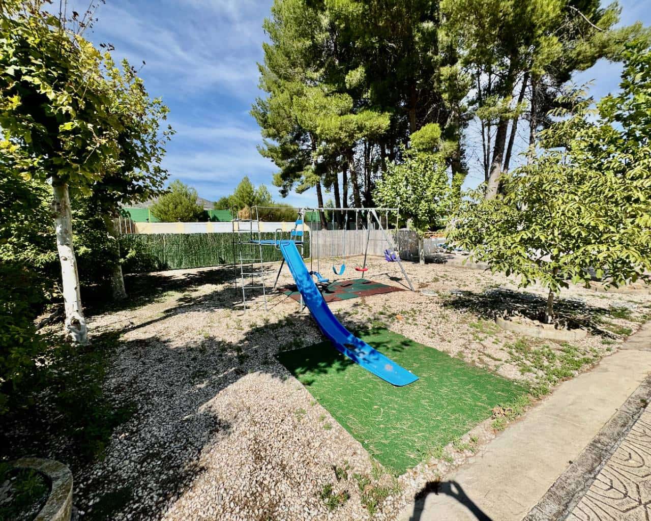 8 sypialnia Finka/Dom wiejski na sprzedaż w Castalla z basenem garażem - 655 000 € (Ref: 8959852)