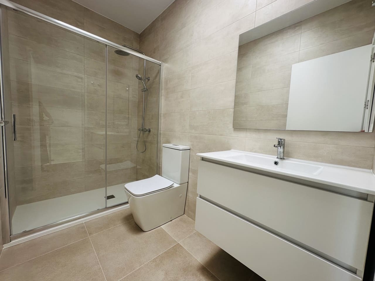 3 bedroom Villa for sale in Pilar de la Horadada with garage - € 265,000 (Ref: 8966367)