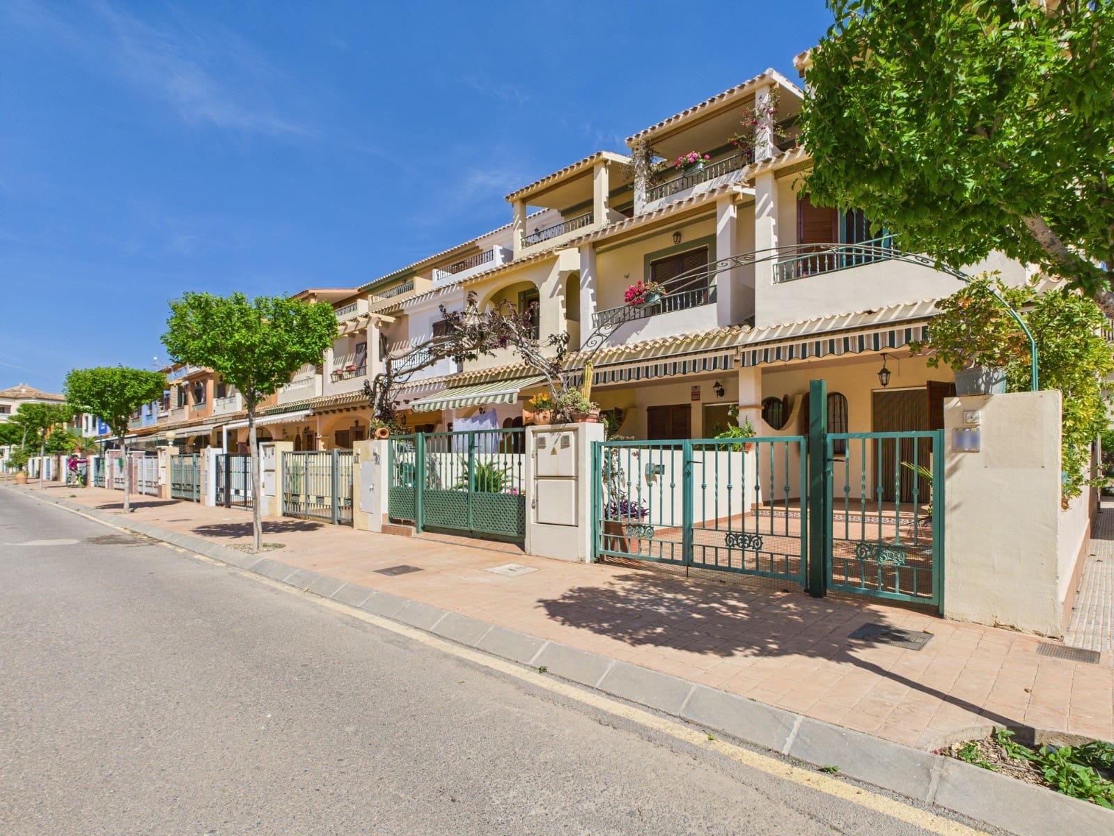 4 chambre Maison de Ville à vendre à Los Alcazares - 194 900 € (Ref: 8966401)