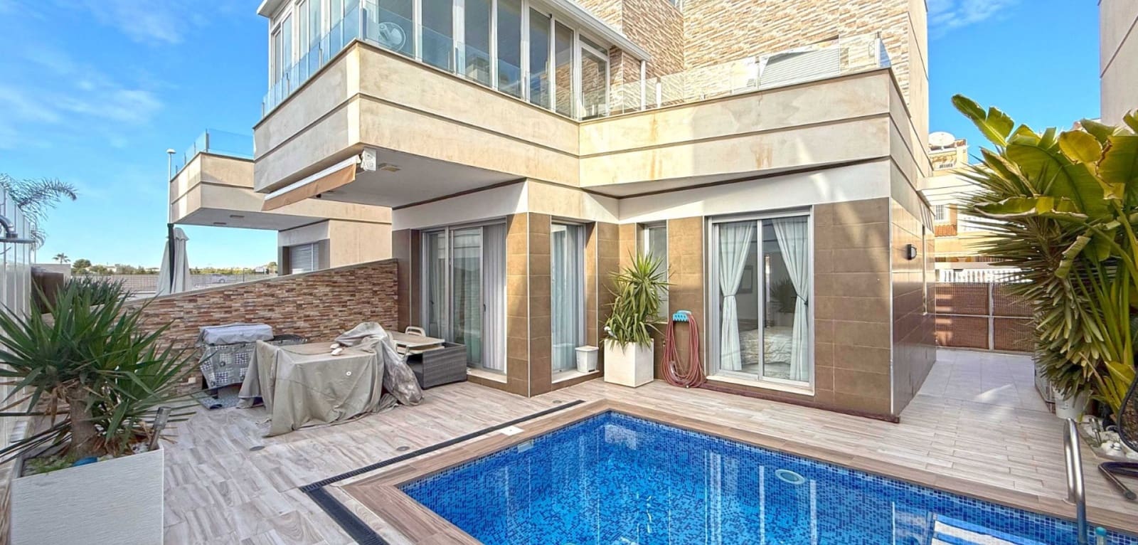 3 bedroom Villa for sale in Rojales with pool - € 335,000 (Ref: 8966439)