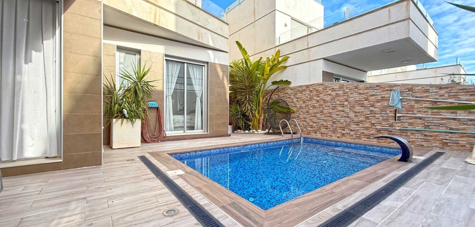 3 bedroom Villa for sale in Rojales with pool - € 335,000 (Ref: 8966439)