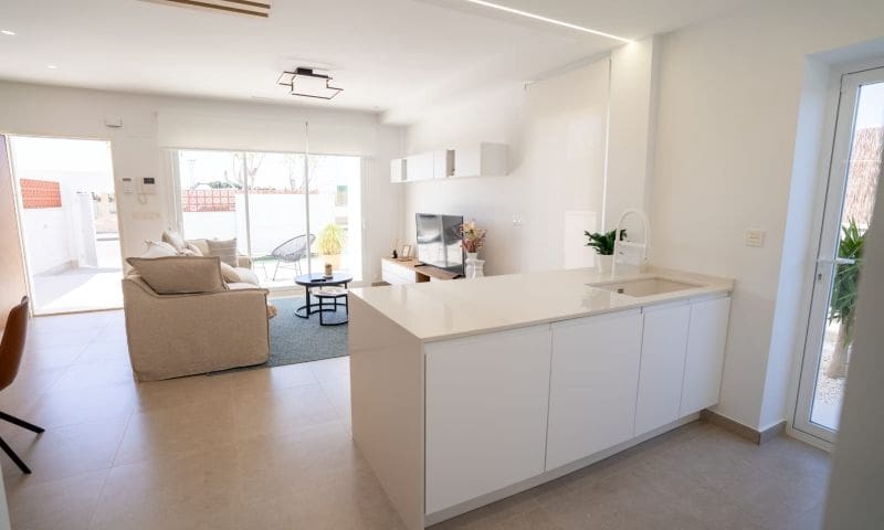 3 bedroom Villa for sale in Pilar de la Horadada with pool - € 409,000 (Ref: 8966445)