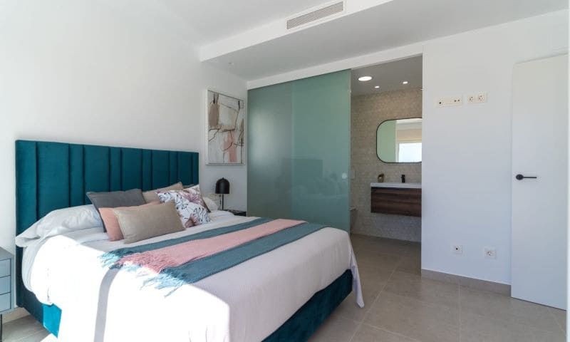 3 bedroom Villa for sale in Pilar de la Horadada with pool - € 409,000 (Ref: 8966445)