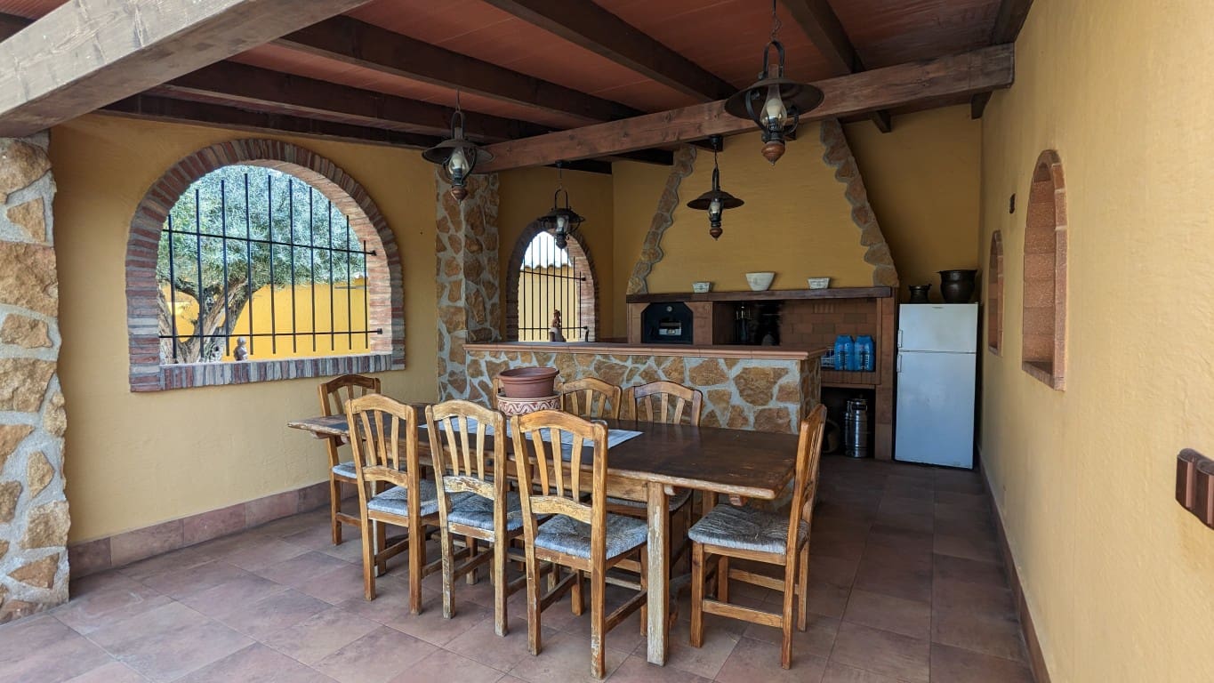 4 bedroom Villa for sale in Bigastro with pool garage - € 499,900 (Ref: 8966470)