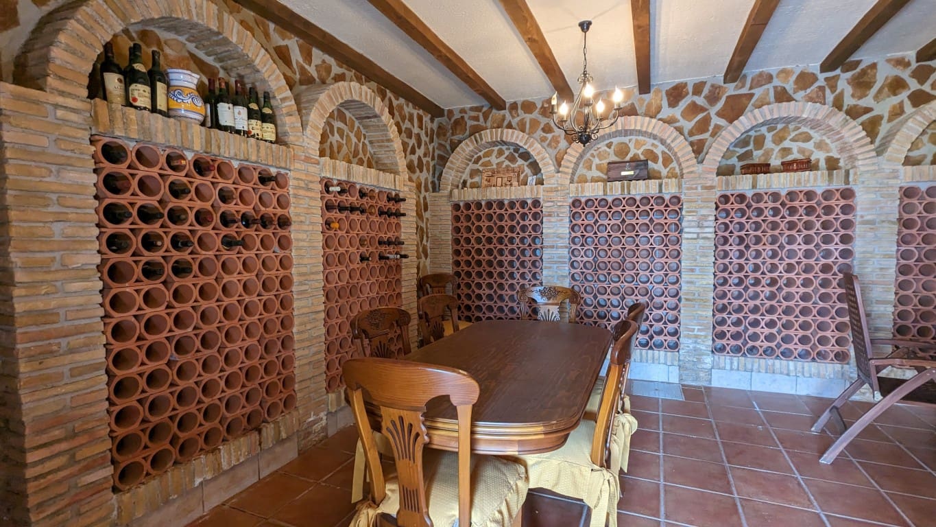 4 bedroom Villa for sale in Bigastro with pool garage - € 499,900 (Ref: 8966470)