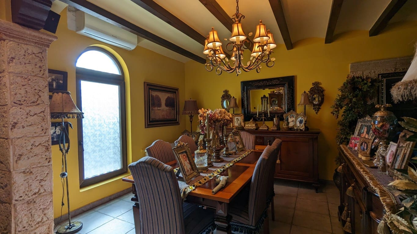 4 bedroom Villa for sale in Bigastro with pool garage - € 499,900 (Ref: 8966470)