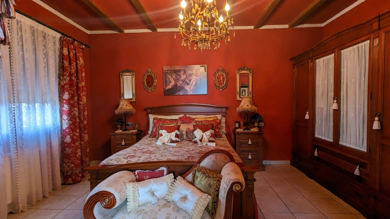 4 bedroom Villa for sale in Bigastro with pool garage - € 499,900 (Ref: 8966470)