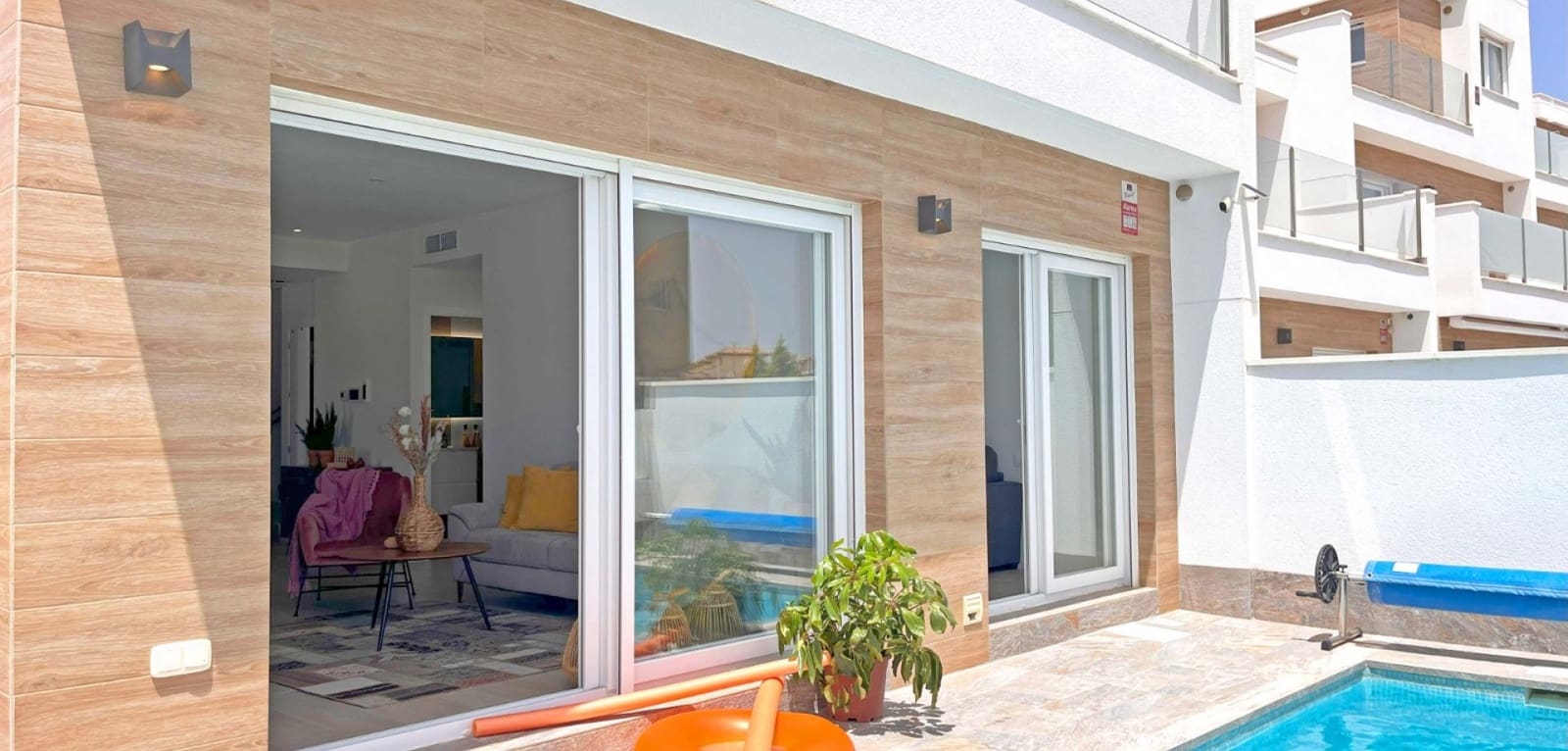 Chalet de 4 habitaciones en San Pedro del Pinatar en venta con piscina - 435.000 € (Ref: 8966568)