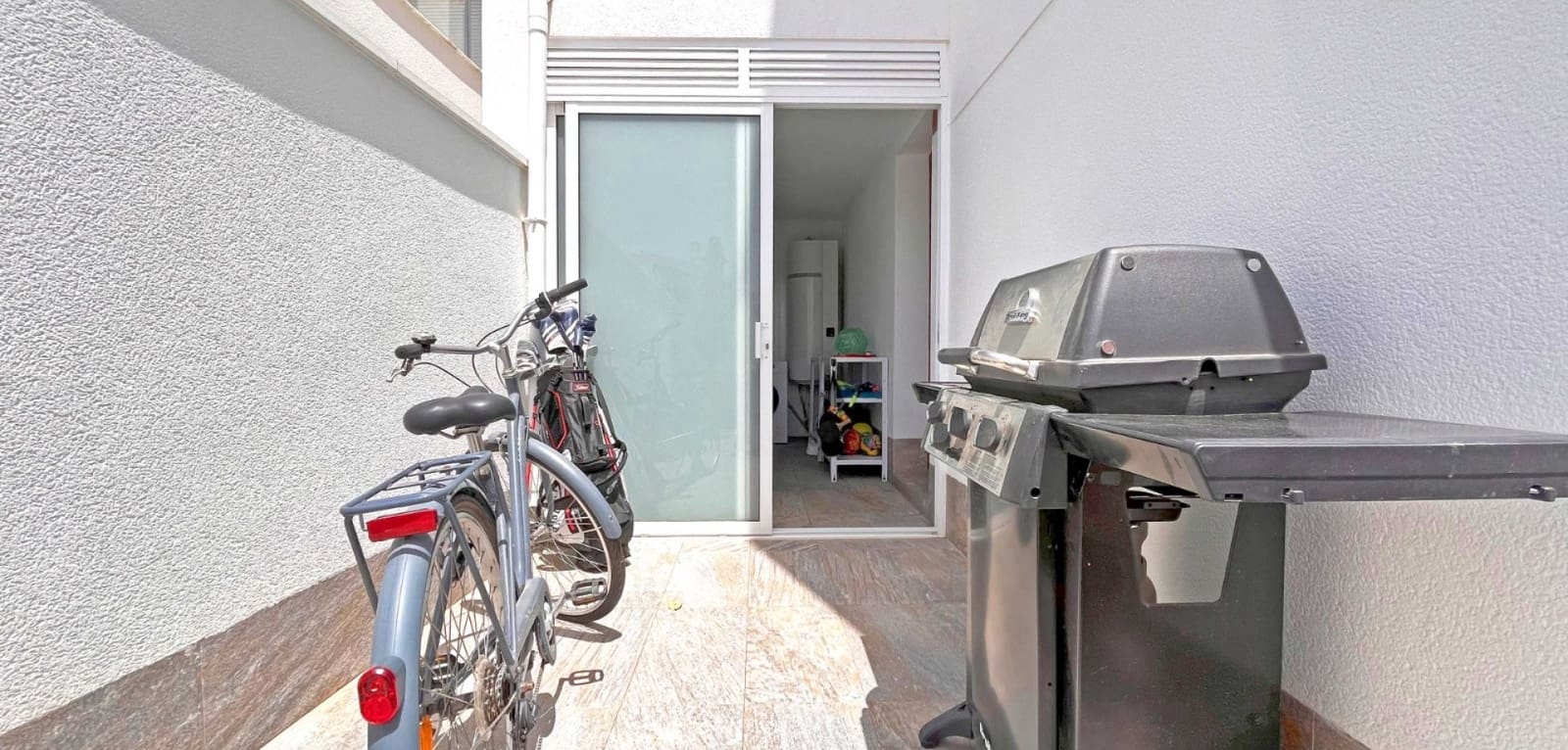 Chalet de 4 habitaciones en San Pedro del Pinatar en venta con piscina - 435.000 € (Ref: 8966568)