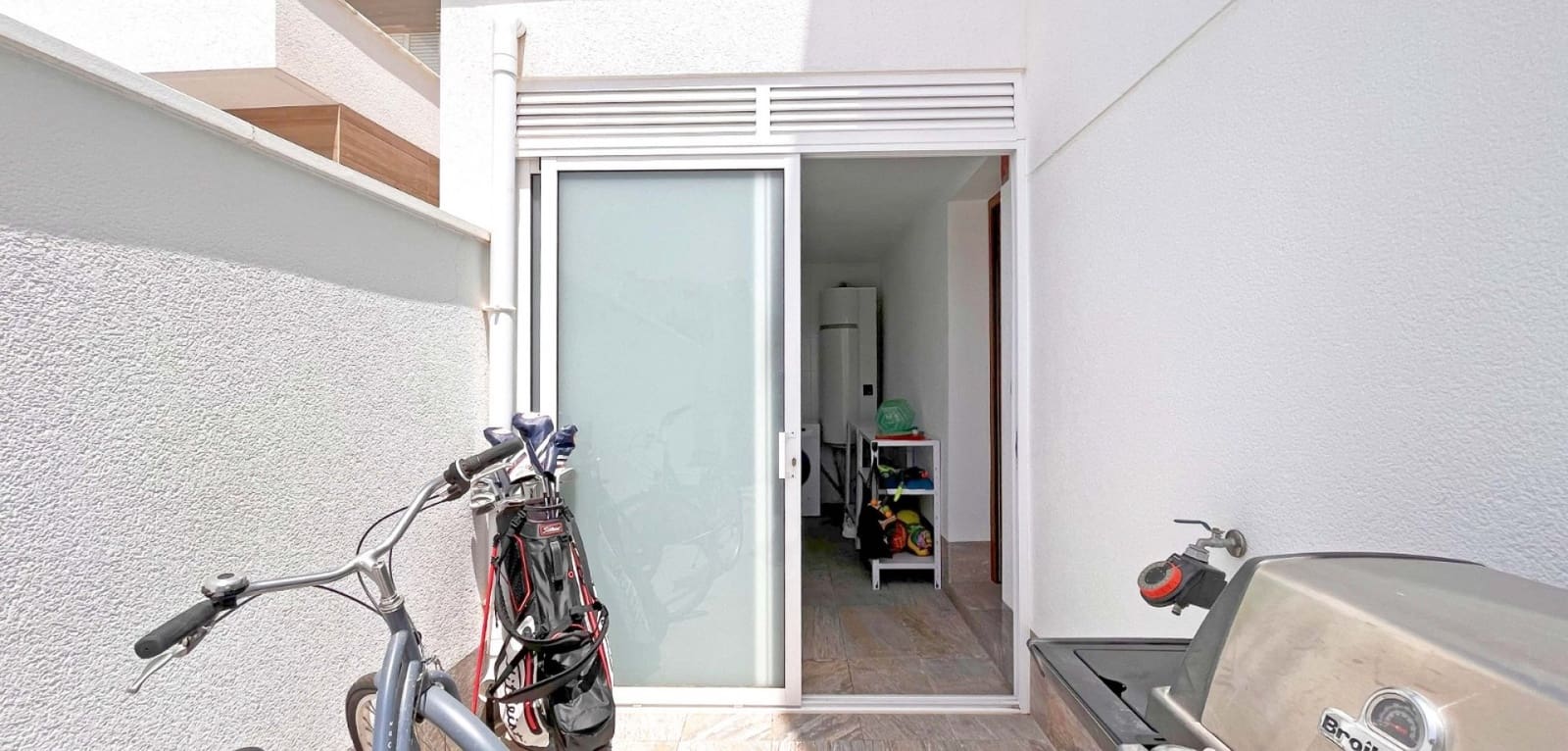 Chalet de 4 habitaciones en San Pedro del Pinatar en venta con piscina - 435.000 € (Ref: 8966568)