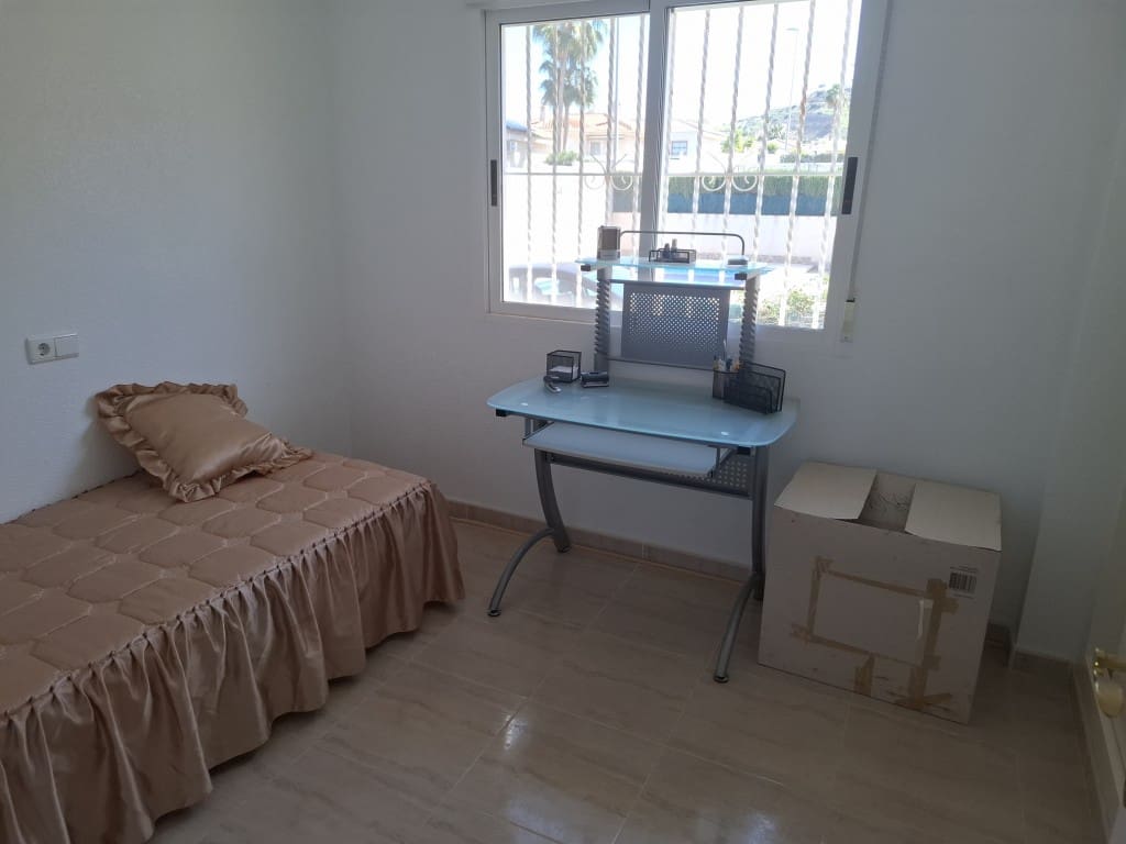 4 slaapkamer Villa te koop in Benijofar met zwembad garage - € 495.000 (Ref: 9000208)