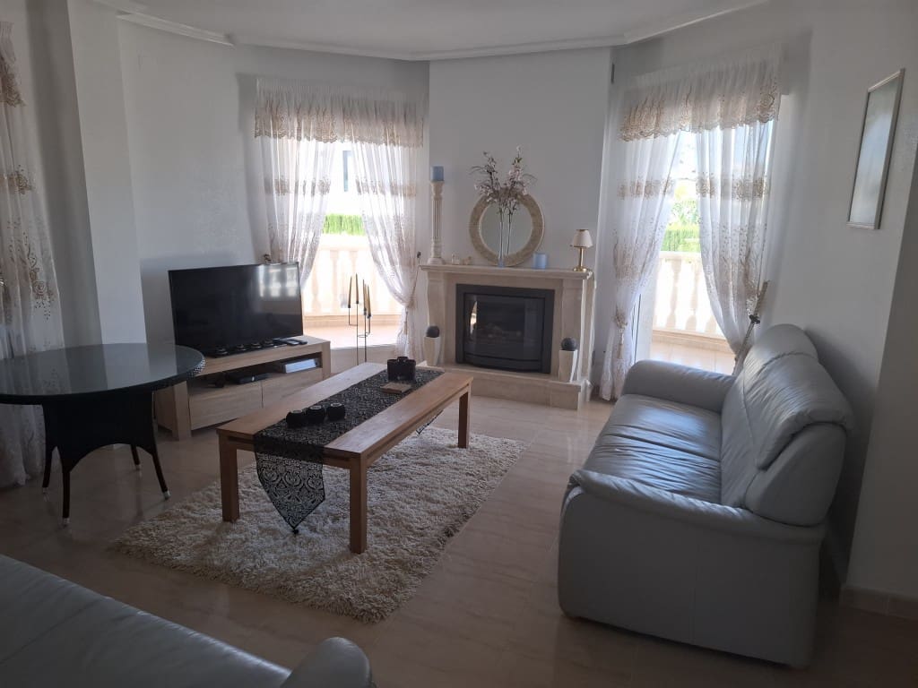 4 slaapkamer Villa te koop in Benijofar met zwembad garage - € 495.000 (Ref: 9000208)