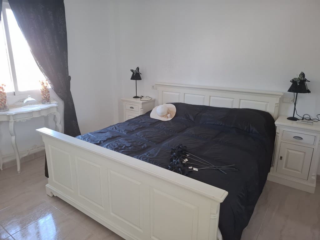 4 slaapkamer Villa te koop in Benijofar met zwembad garage - € 495.000 (Ref: 9000208)