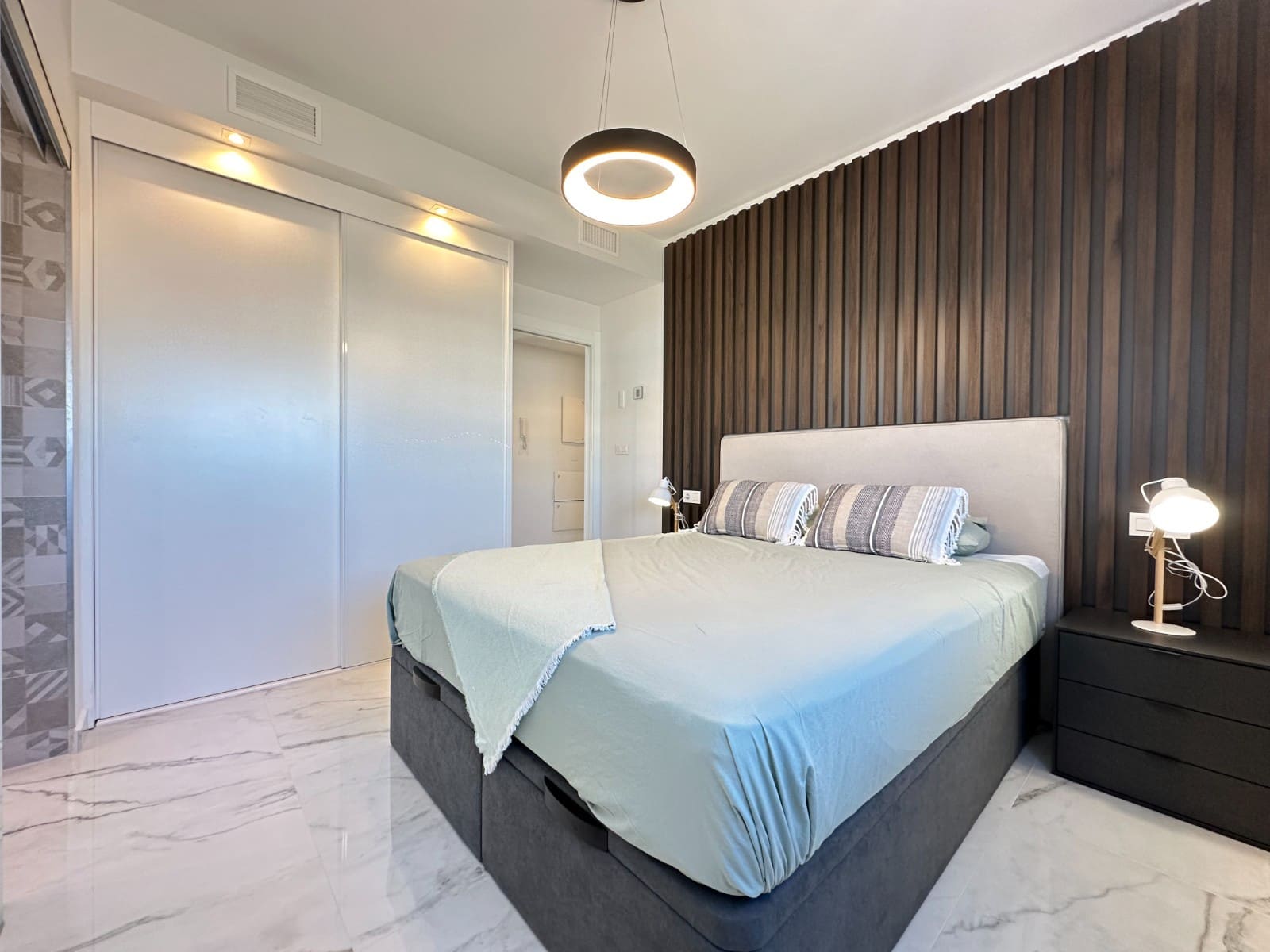 2 soveværelse Penthouse til salg i Playa Flamenca med swimmingpool garage - € 595.000 (Ref: 9086100)