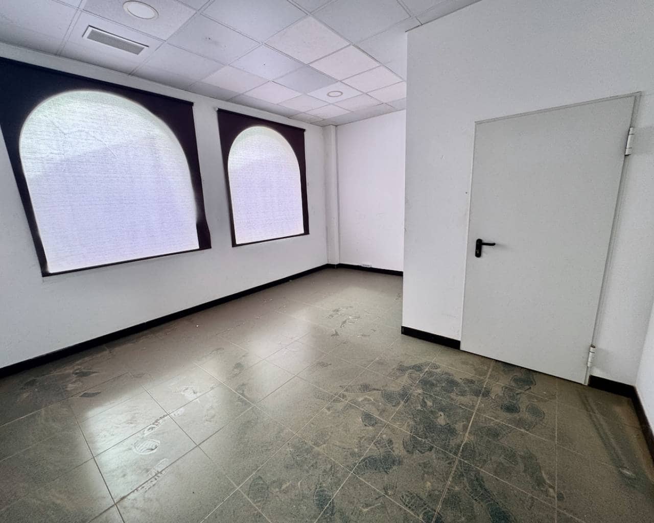 Commercial for sale in Algorfa - € 425,000 (Ref: 9086474)