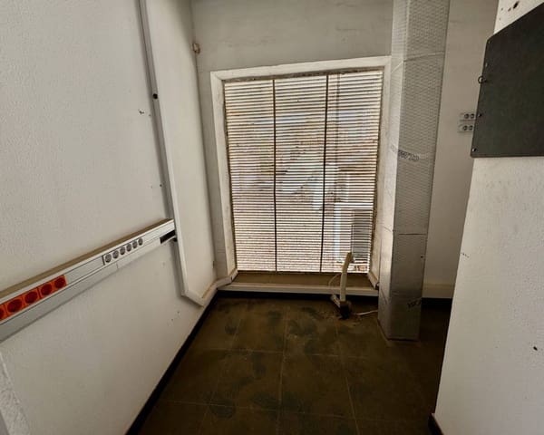 Commercial for sale in Algorfa - € 425,000 (Ref: 9086474)