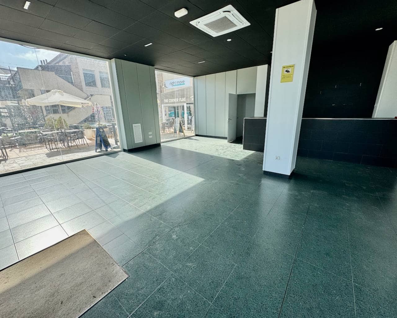 Commercial for sale in Algorfa - € 425,000 (Ref: 9086474)