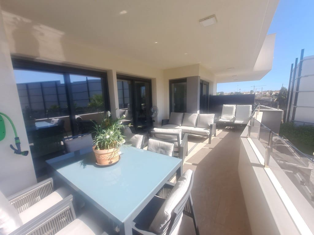 2 soverom Leilighet til salgs i Playa Flamenca med svømmebasseng garasje - € 339 000 (Ref: 9133371)