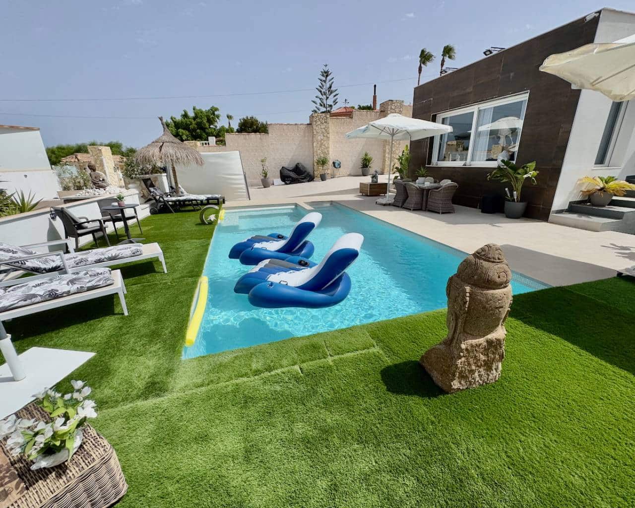 6 bedroom Villa for sale in Ciudad Quesada with pool garage - € 685,000 (Ref: 9133385)