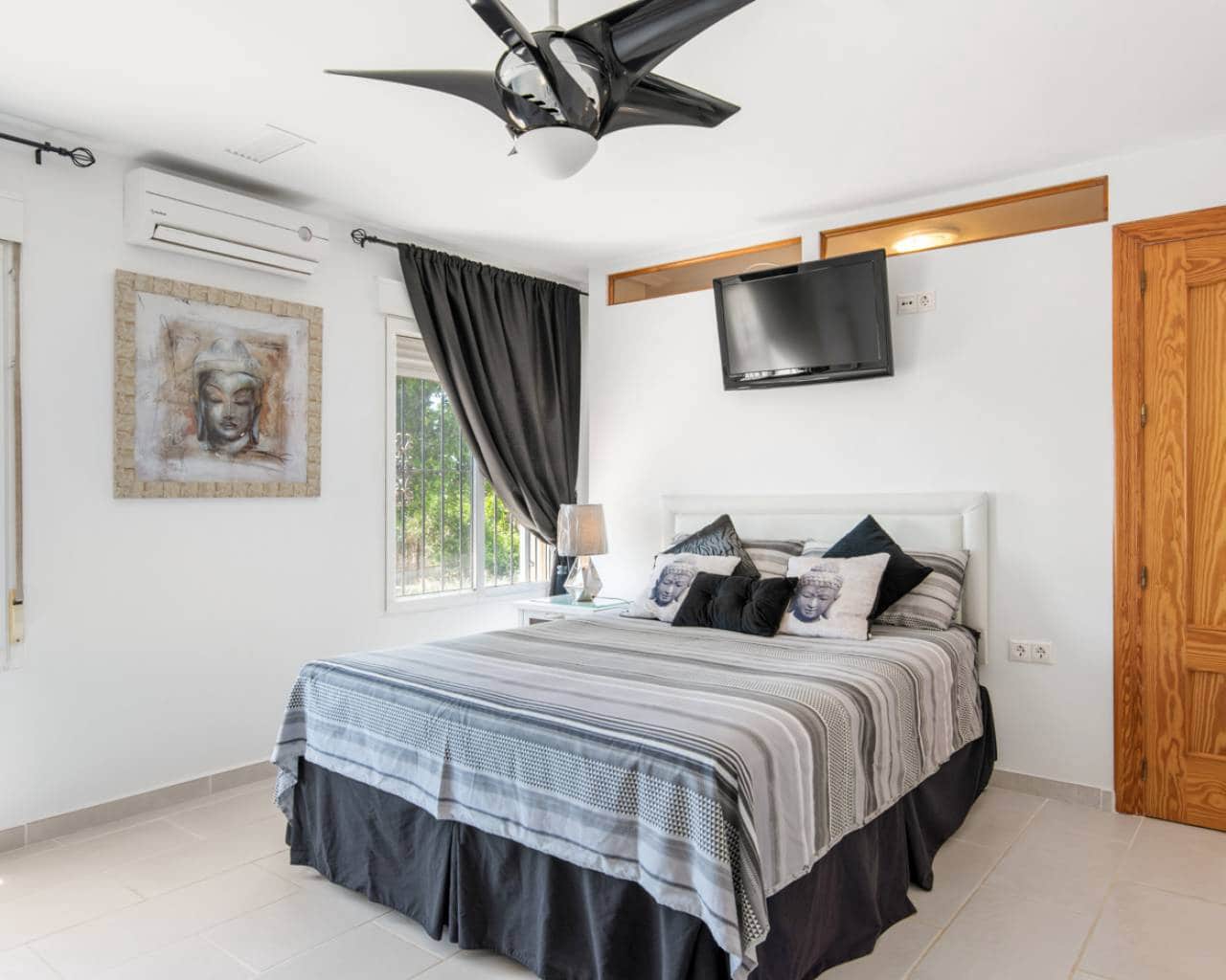 4 bedroom Finca/Country House for sale in Catral with pool garage - € 565,000 (Ref: 9133389)