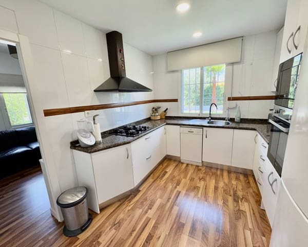 3 makuuhuone Maalaistalo myytävänä paikassa Torrellano, Elche / Elx mukana uima-altaan 
autotalli - 525 000 € (Ref: 9133392)