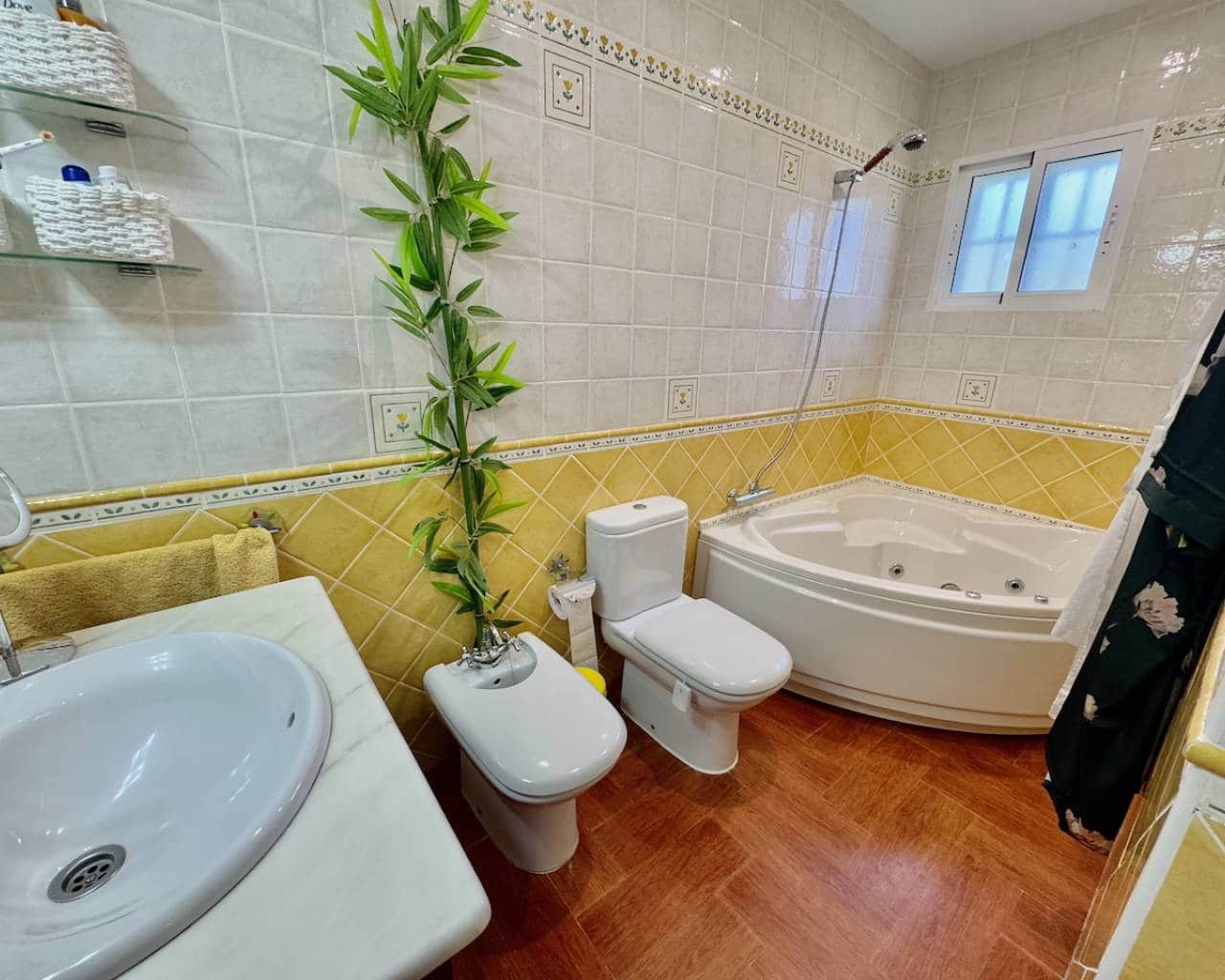 3 soveværelse Finca/Landehus til salg i Torrellano med swimmingpool garage - € 525.000 (Ref: 9133392)