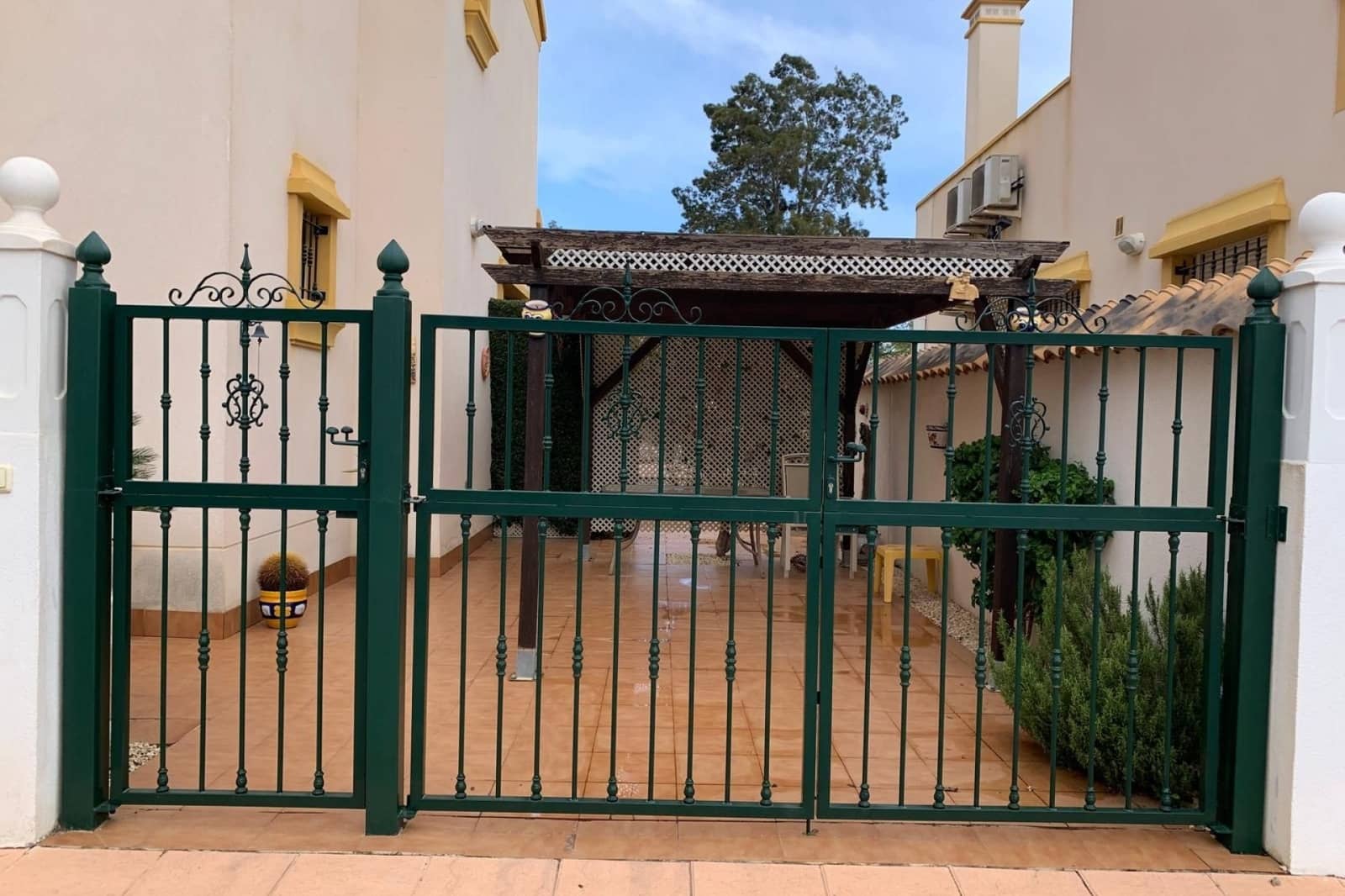 3 sypialnia Willa na sprzedaż w Guardamar del Segura z basenem garażem - 269 000 € (Ref: 9133398)