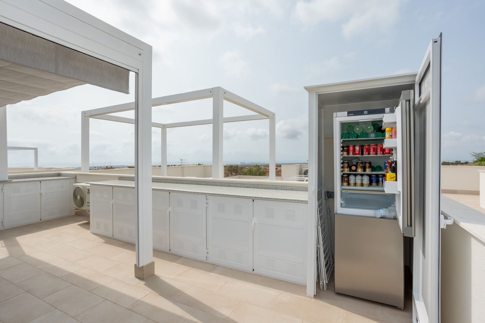 2 slaapkamer Appartement te koop in San Miguel de Salinas met zwembad garage - € 299.500 (Ref: 9133411)