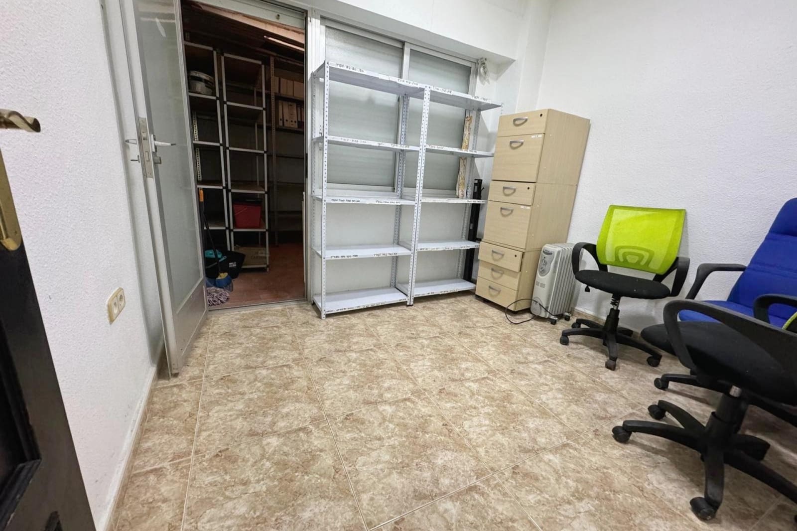 Commercieel te koop in Guardamar del Segura met zwembad - € 222.200 (Ref: 9133413)