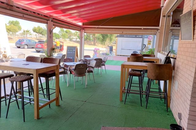 Comercial para venda em Guardamar del Segura com garagem - 200 000 € (Ref: 9133414)