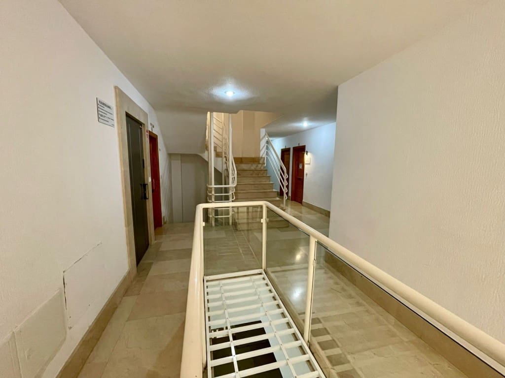 Erhverv til salg i Los Alcazares - € 80.000 (Ref: 9133415)