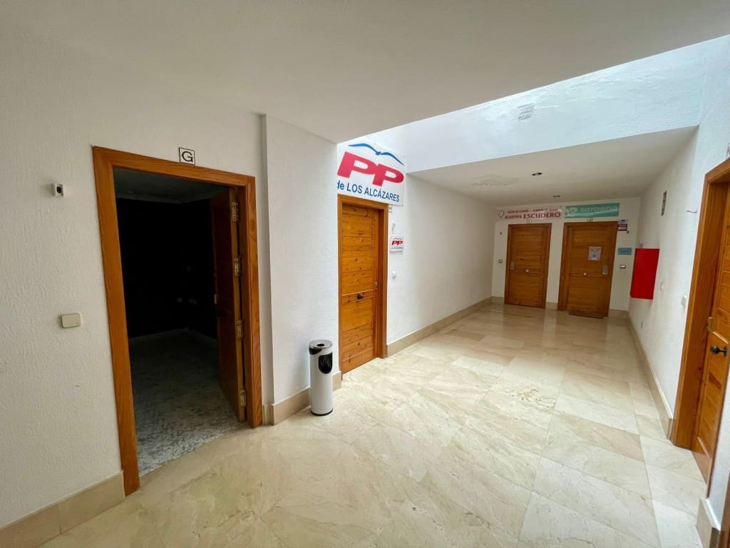 Erhverv til salg i Los Alcazares - € 80.000 (Ref: 9133415)