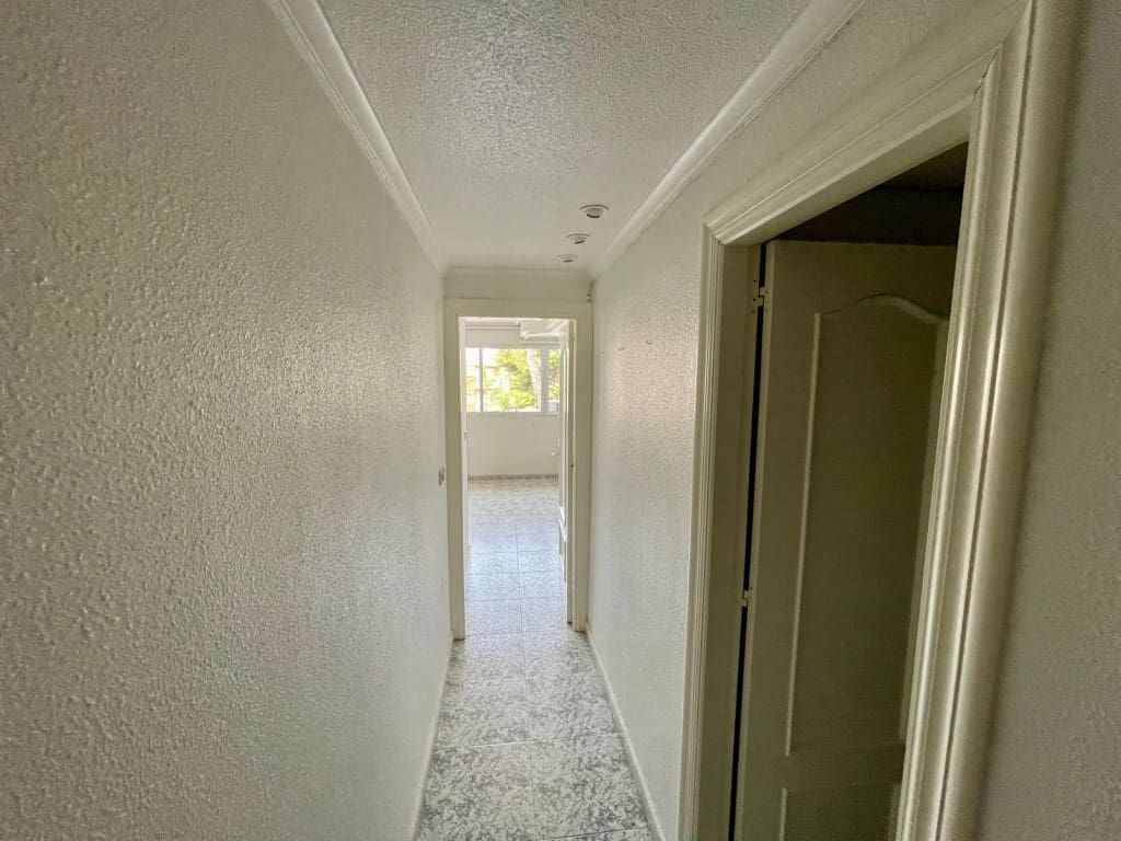 Erhverv til salg i Los Alcazares - € 80.000 (Ref: 9133415)