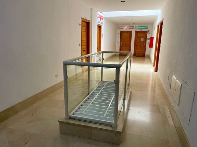 Kommersiell til salgs i Centro, Los Alcázares - € 80 000 (Ref: 9133415)