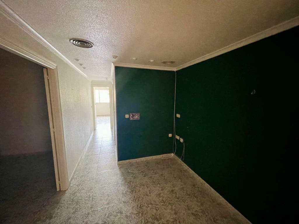 Erhverv til salg i Los Alcazares - € 80.000 (Ref: 9133415)