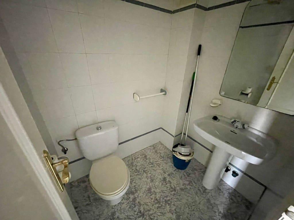 Erhverv til salg i Los Alcazares - € 80.000 (Ref: 9133415)