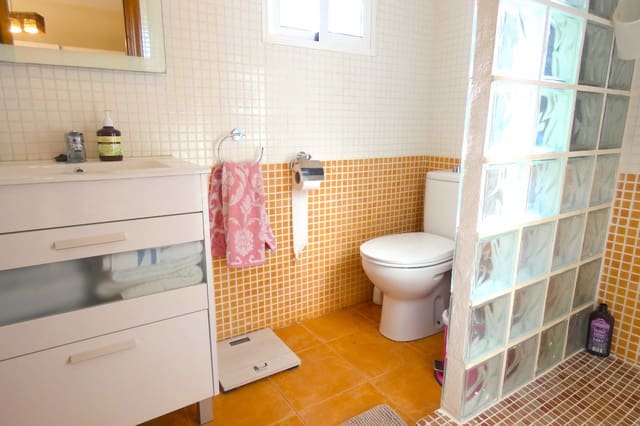 3 makuuhuone Maalaistalo myytävänä paikassa Rafal mukana uima-altaan - 349 000 € (Ref: 9283242)